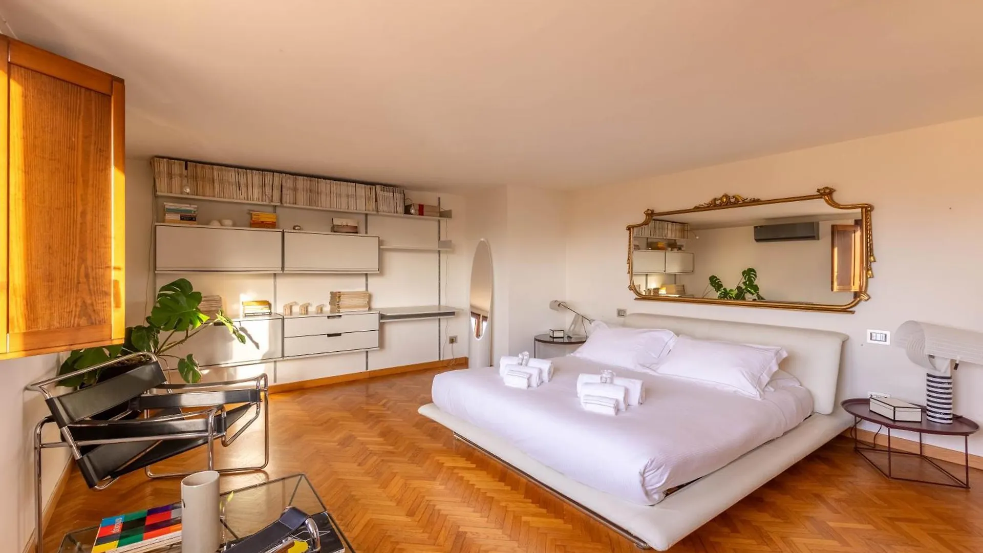 Design Unit With Incredible View Apartment Florence